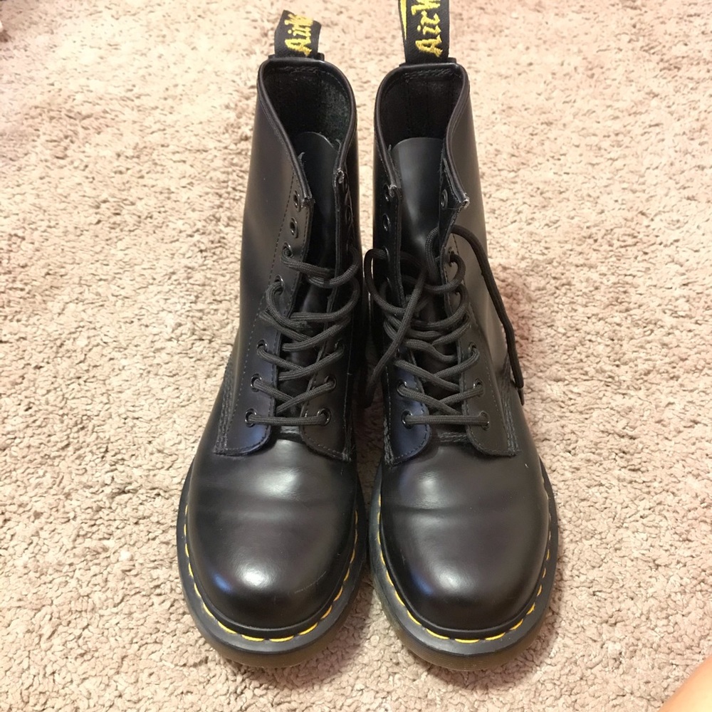 Dr. Martens Matte Black